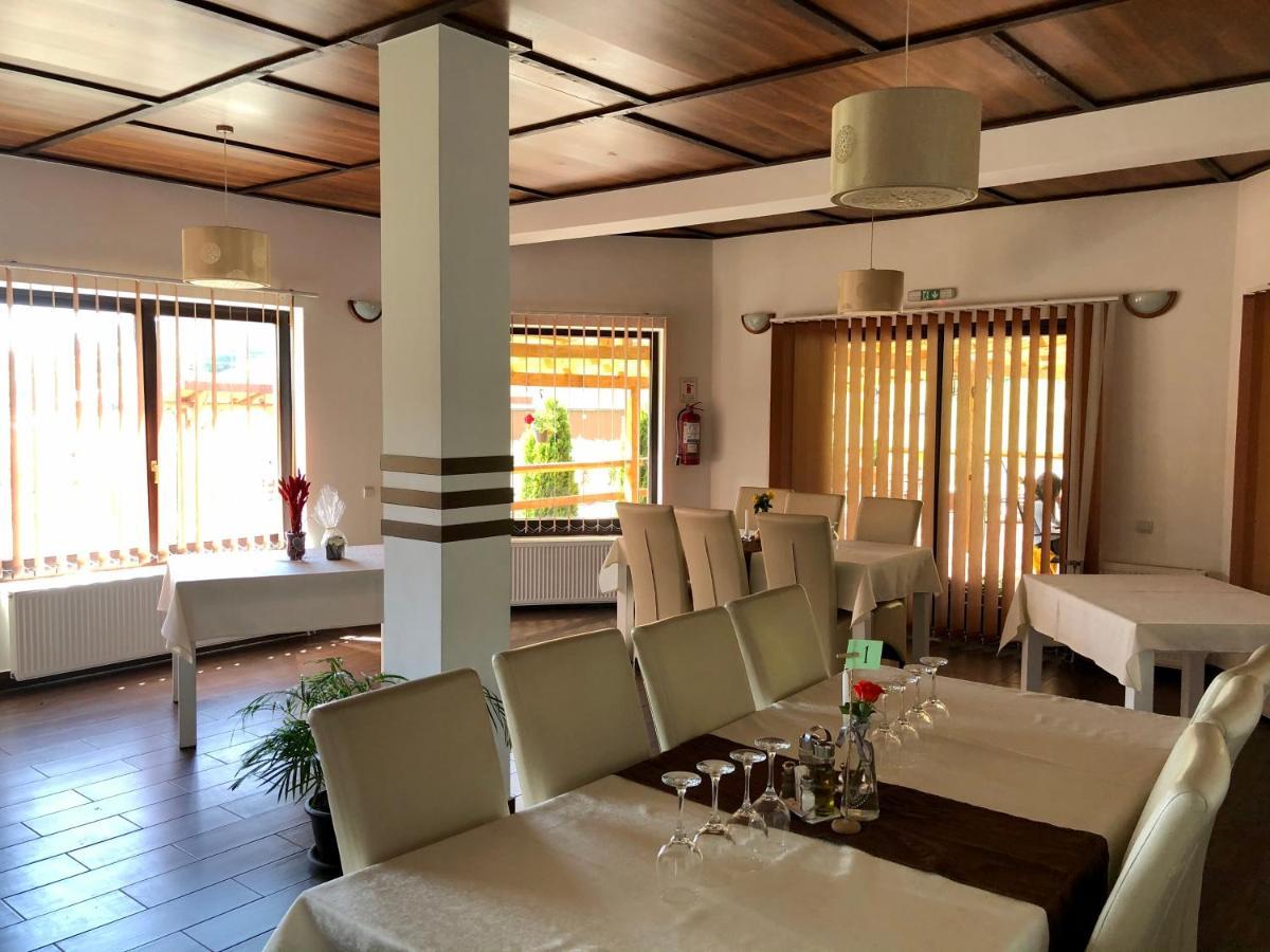 Aranykakas Etterem Es Panzio Bed & Breakfast Sindominic Luaran gambar
