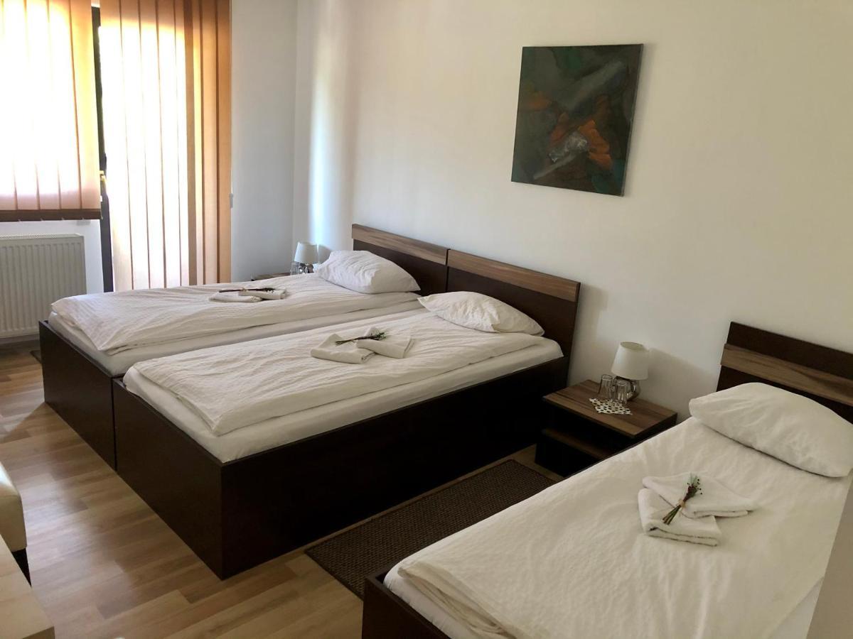 Aranykakas Etterem Es Panzio Bed & Breakfast Sindominic Luaran gambar