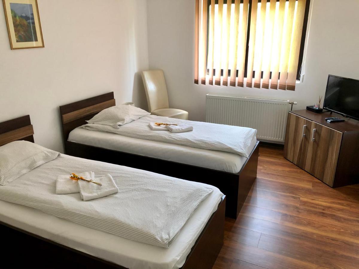 Aranykakas Etterem Es Panzio Bed & Breakfast Sindominic Luaran gambar