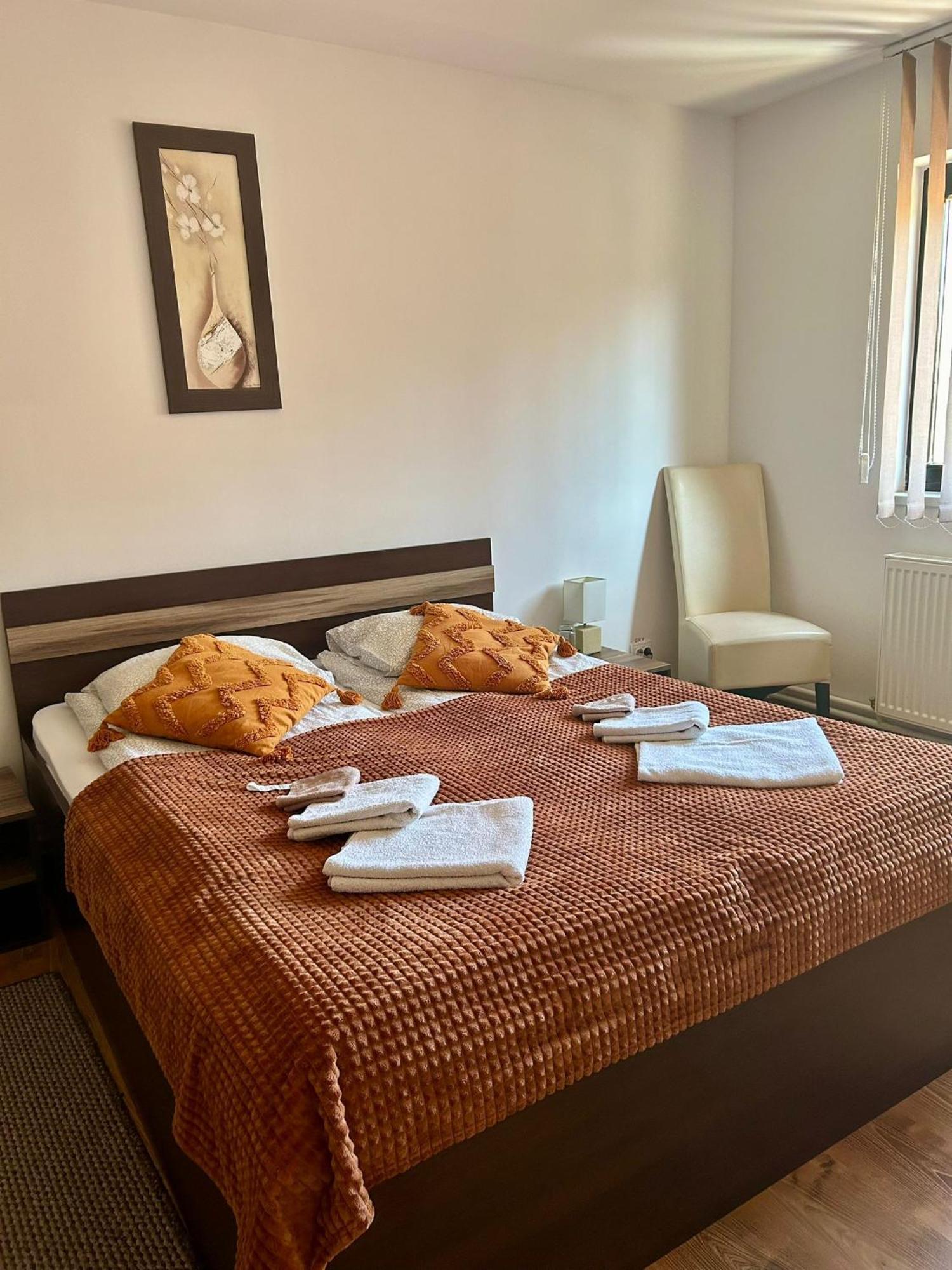 Aranykakas Etterem Es Panzio Bed & Breakfast Sindominic Luaran gambar