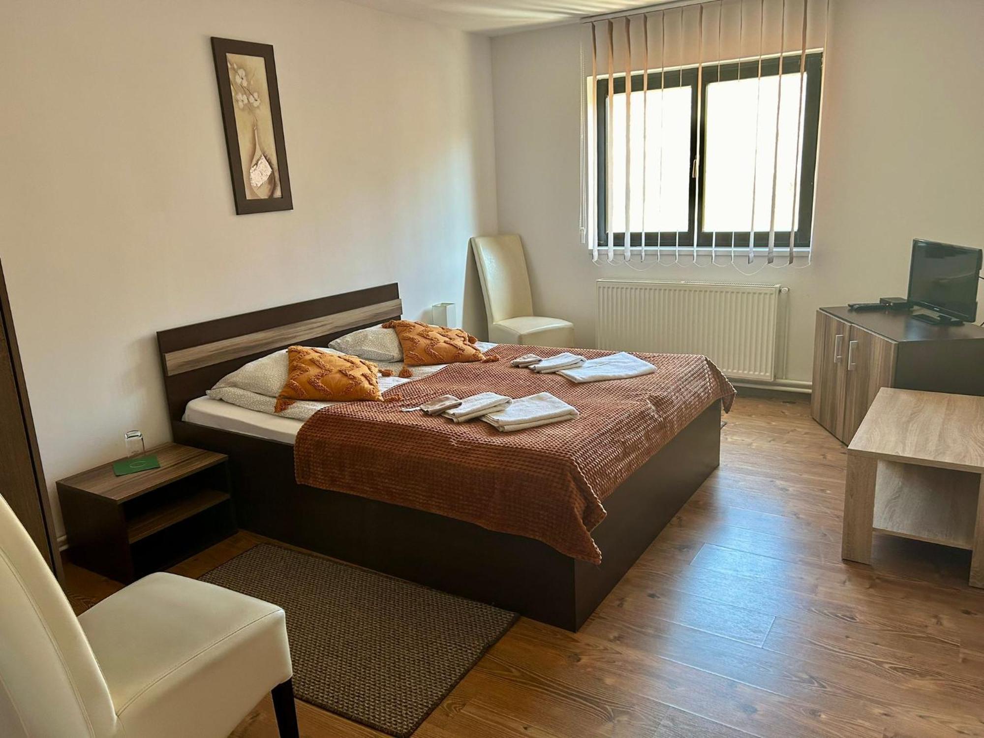Aranykakas Etterem Es Panzio Bed & Breakfast Sindominic Luaran gambar