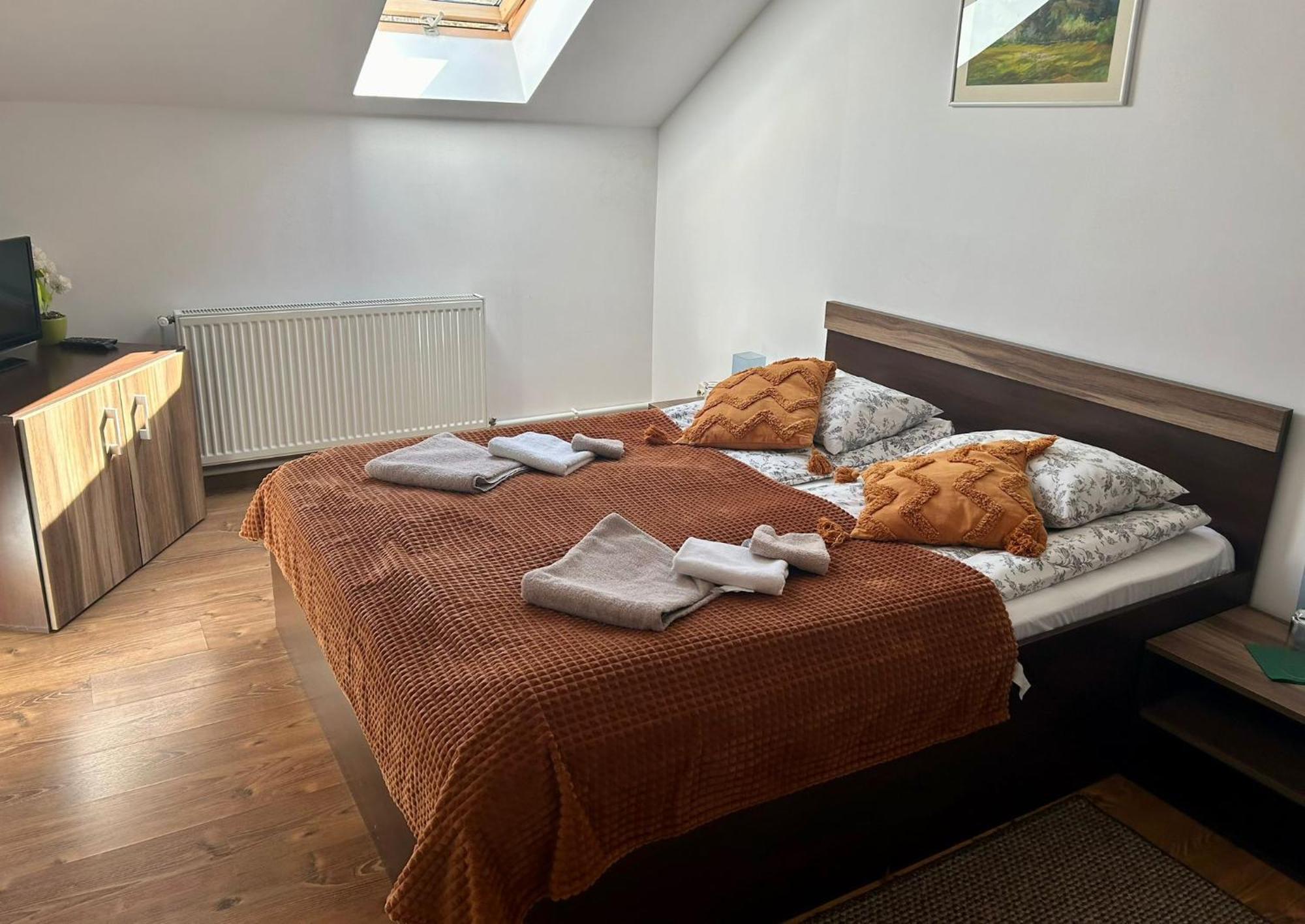 Aranykakas Etterem Es Panzio Bed & Breakfast Sindominic Luaran gambar