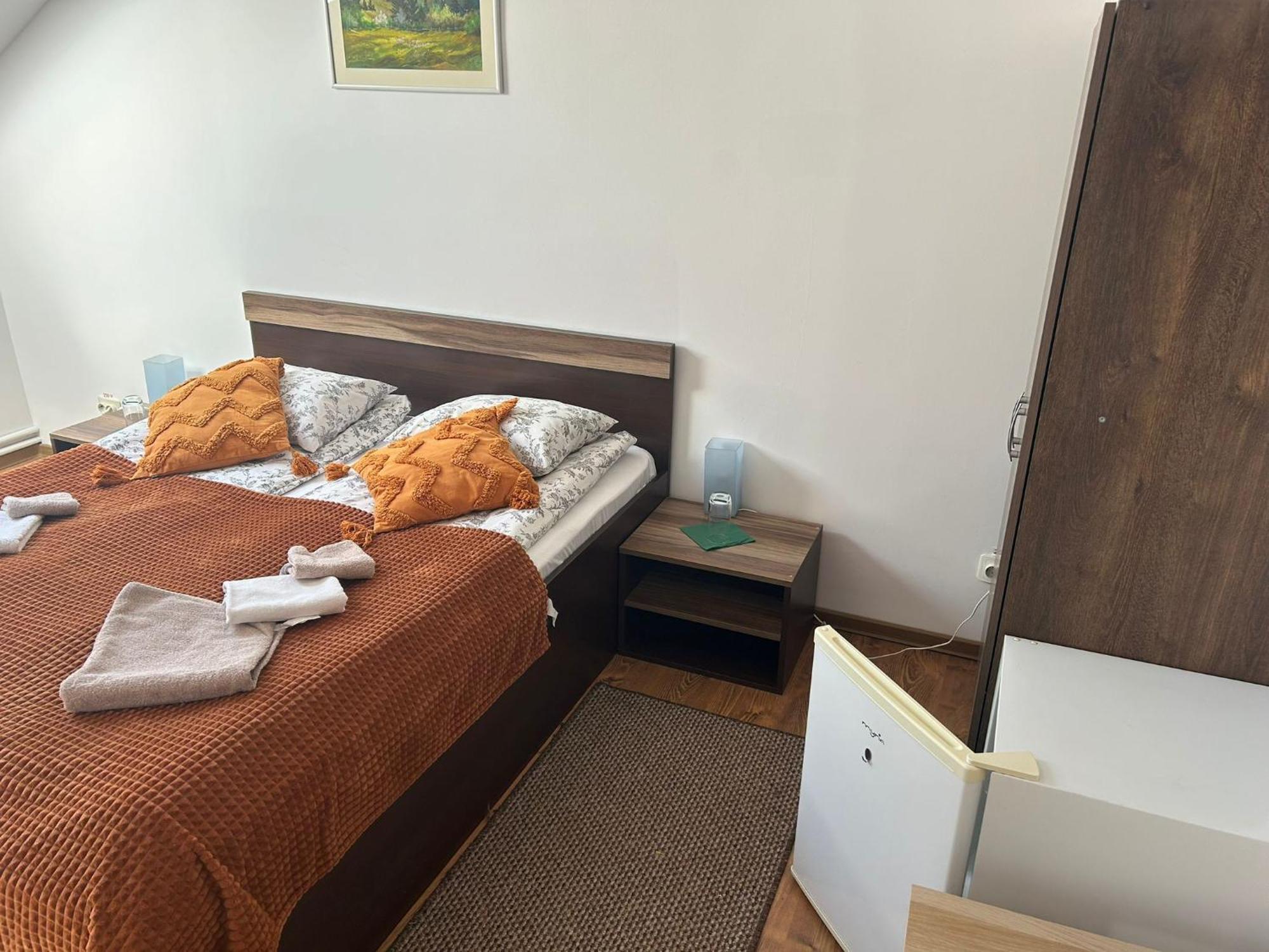 Aranykakas Etterem Es Panzio Bed & Breakfast Sindominic Luaran gambar